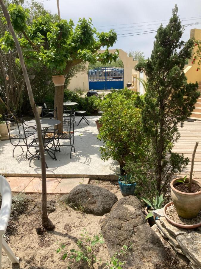 Le Robinson Bed and Breakfast Marseillan  Exteriör bild
